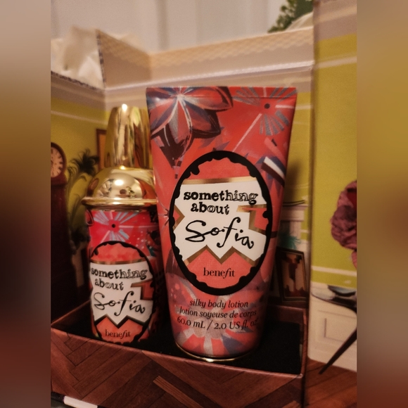 Something About Sofia by Benefit EDT / Eau De Toilette Gift Set; 30ml /1.0 fl.oz - Picture 8 of 13
